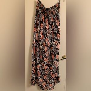 Forever 21 floral maxi dress 🖤💐